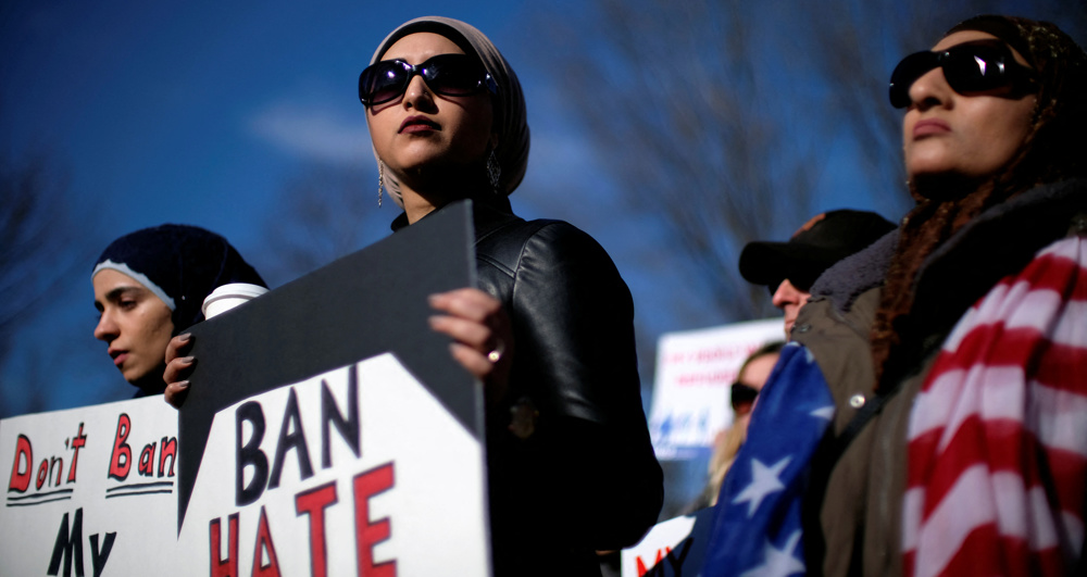 Group of Muslim Americans sue FBI over ‘secret’ no-fly list