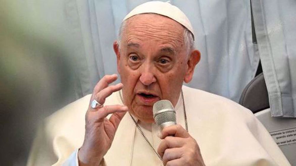 Countries are ‘playing games’ with Ukraine on arms deal, Pope laments