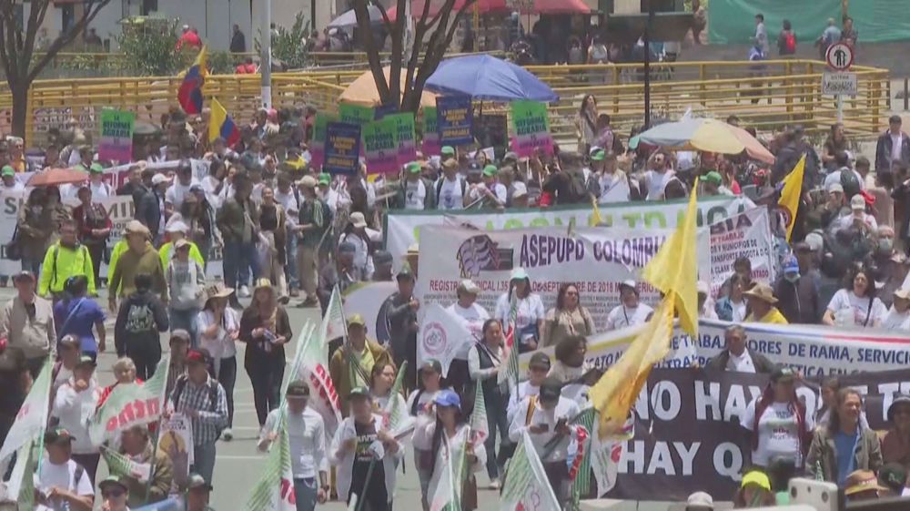 Thousands march in Colombian capital to support social reforms