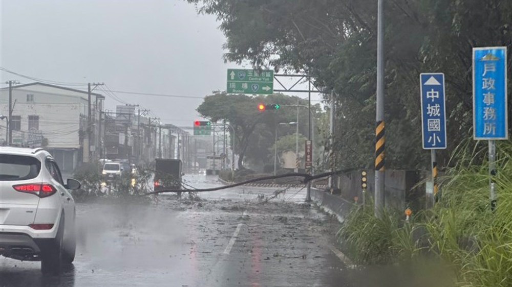 Typhoon Haikui hits Taiwan, thousands evacuated