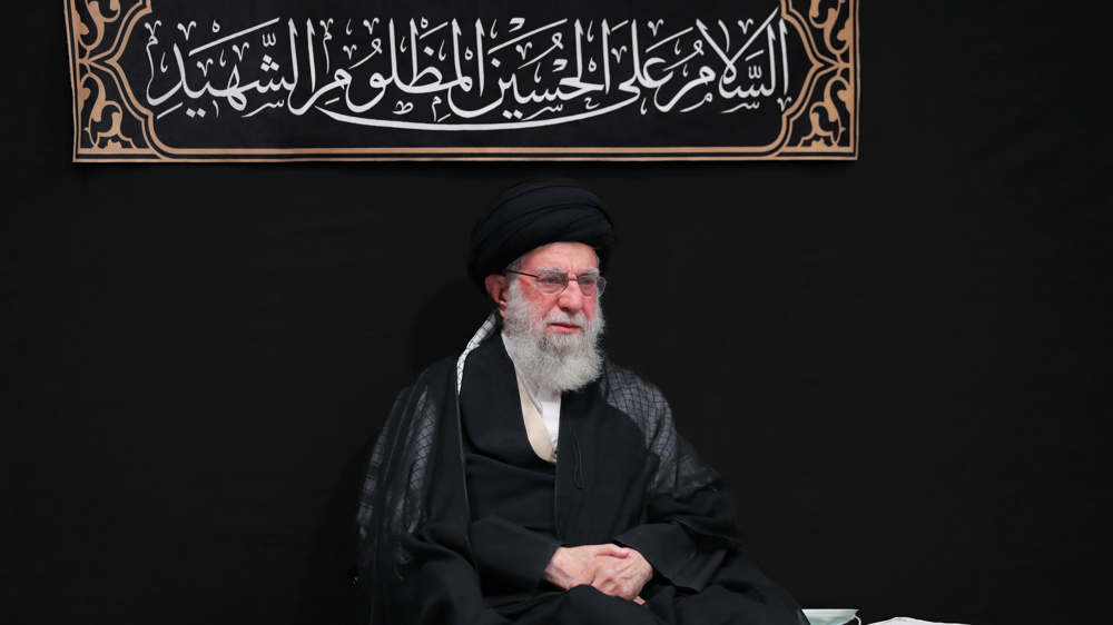 Le Leader appelle la jeunesse à suivre le chemin de l'Imam Hossein