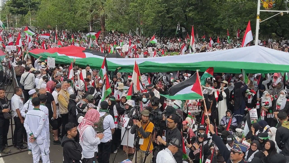 Thousands rally in front of US Embassy in Jakarta as part of Global Day of Action for Gaza