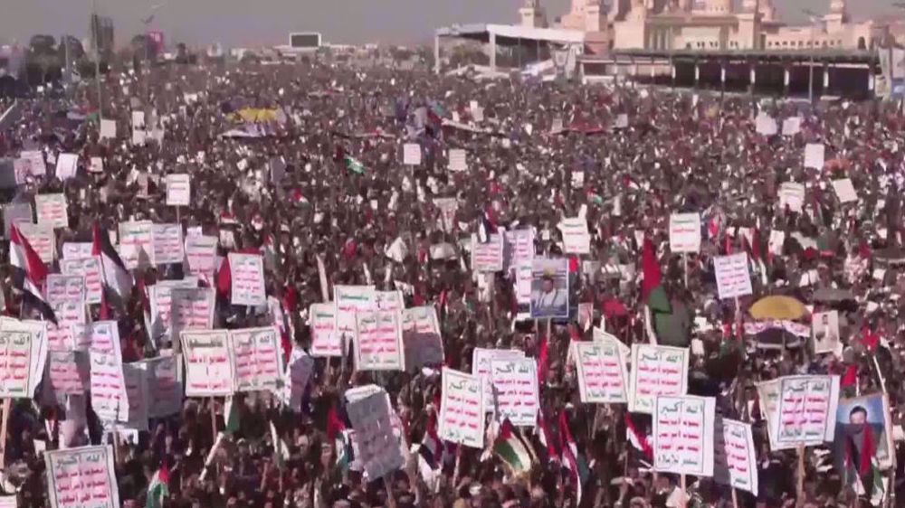 Les manifestants à Sanaa condamnent les attaques américano-britanniques contre le Yémen