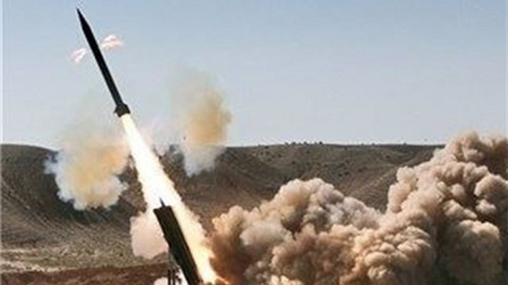 Las fuerzas yemeníes disparan misiles balísticos contra buques de guerra estadounidenses en su continuo apoyo a Gaza.