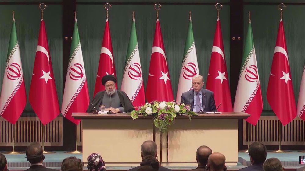 En visite en Turquie, le président iranien s’entretient avec son homologue turc
