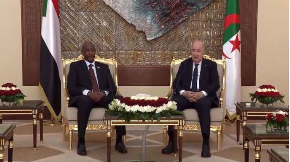 Soudan: l'Algérie reçoit le général Al Burhan et dénonce les "forces du mal"