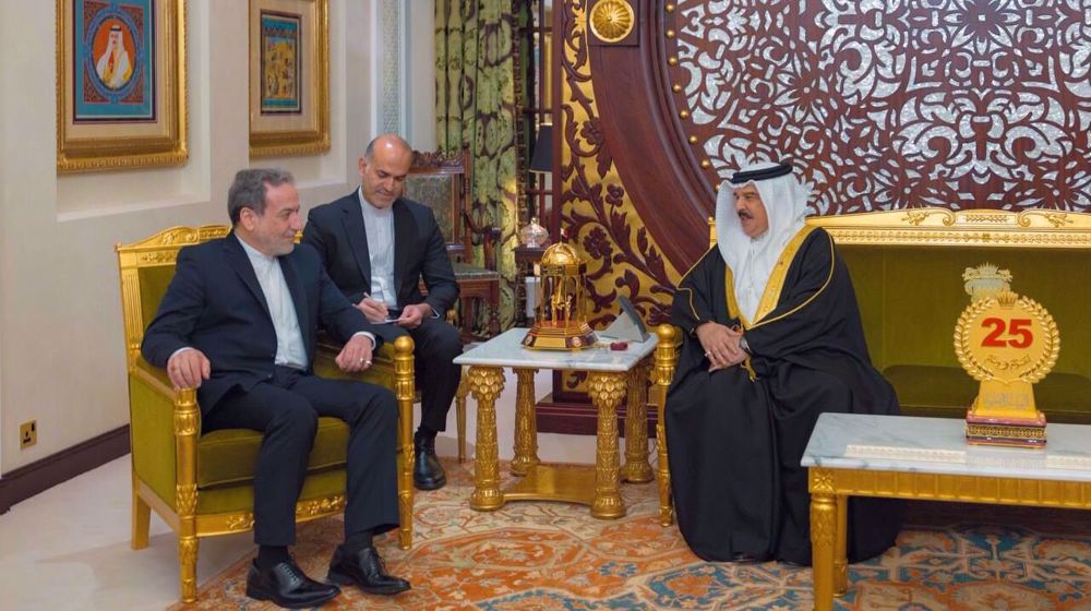 Iran’s foreign minister, Bahrain’s king urge end to crimes of Israel