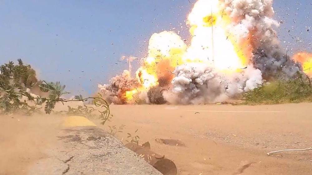 Yemeni army simulates large-scale naval, ground operations to repel enemy attacks