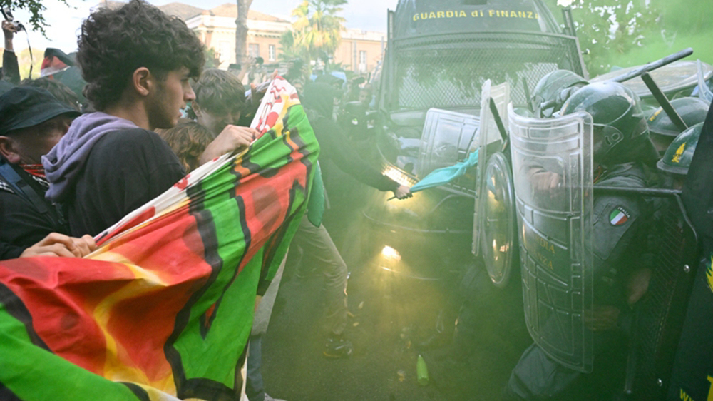 Des milliers de personnes défient l'interdiction de manifester à Rome en solidarité avec la Palestin