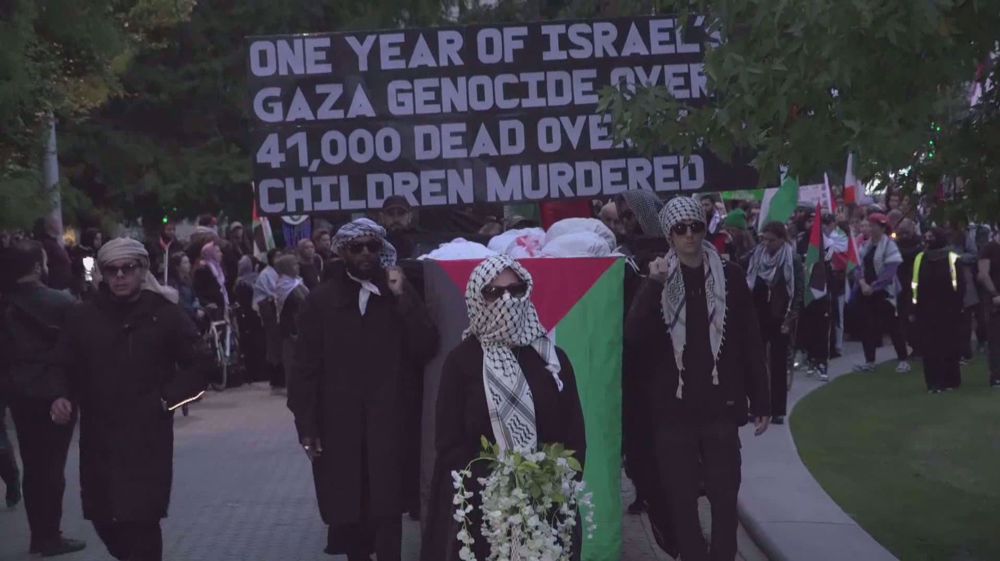 London silent procession marks Gaza genocide anniv.