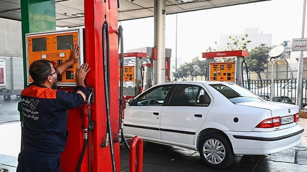 Iran authorizes imports and sale of unleaded gasoline at free prices