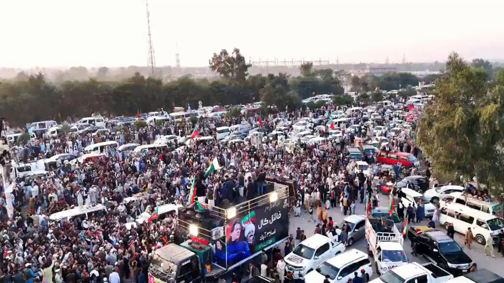 Islamabad in lockdown as Imran Khan supporters march for his release 