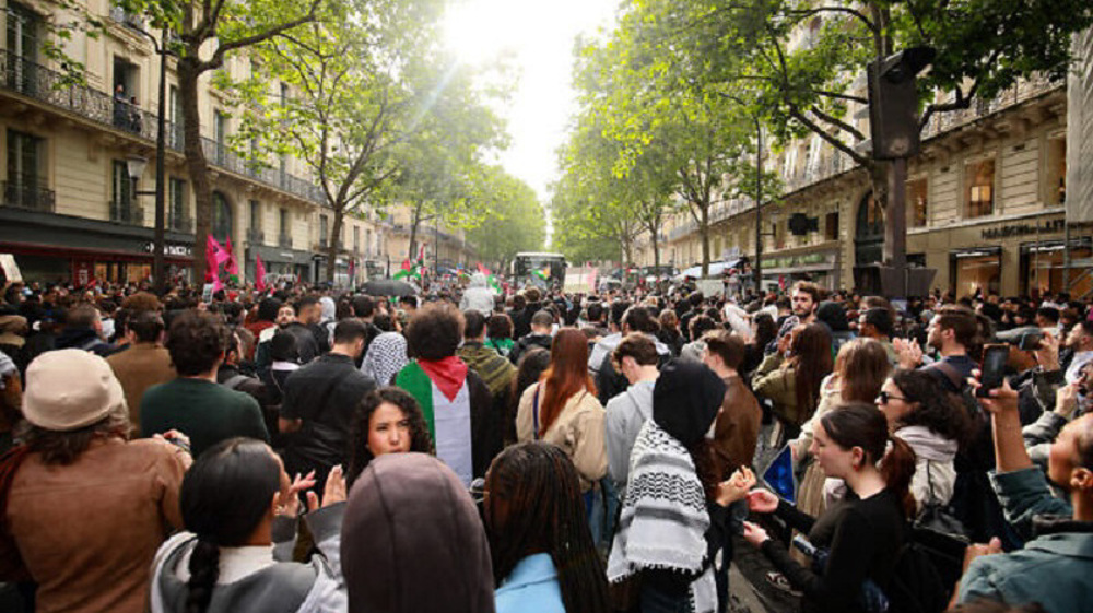 French march for women of Palestine