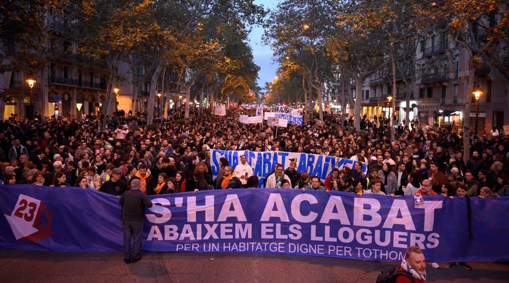 Tens of thousands of Catalans protest to demand access to better housing