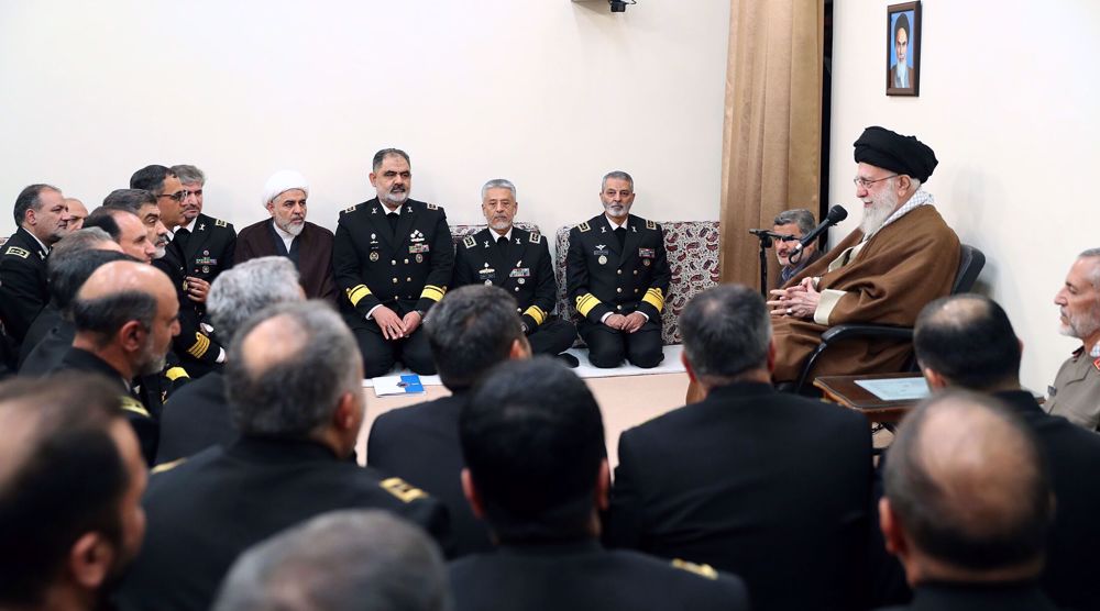 Le Leader appelle les forces armées iraniennes à renforcer leur pouvoir de dissuasion