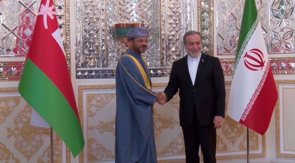 Iran, Oman discuss regional developments, bilateral ties