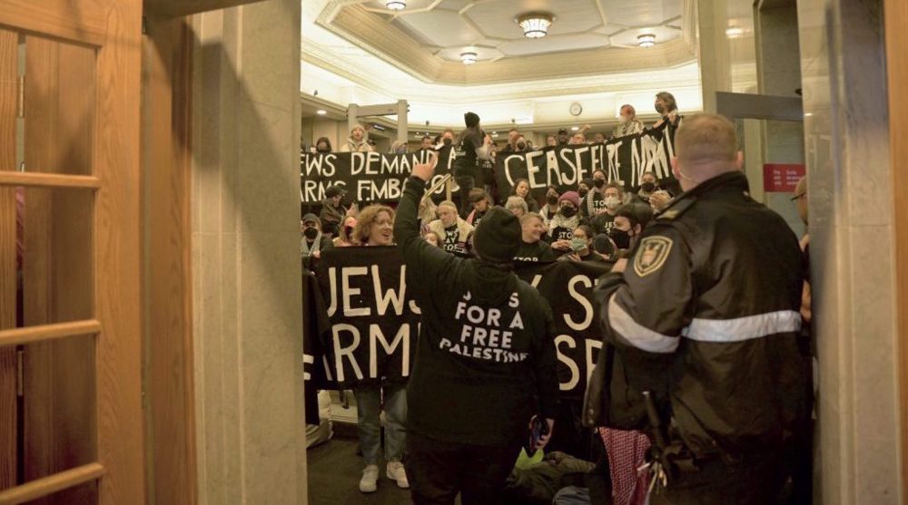 Canadian protesters hold sit-in at parliament against arms supply to Israel 