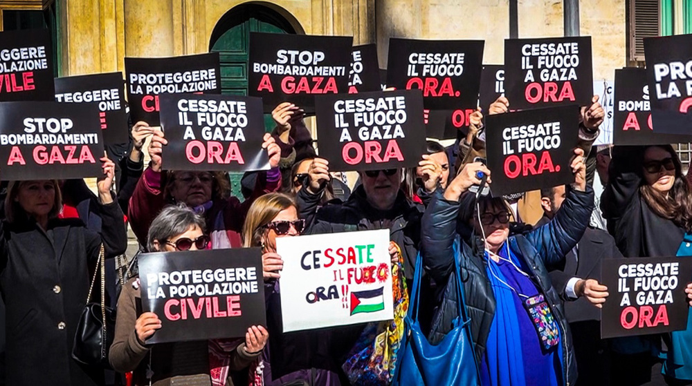 Italian lawmakers stage flashmob calling for ceasefire in Gaza