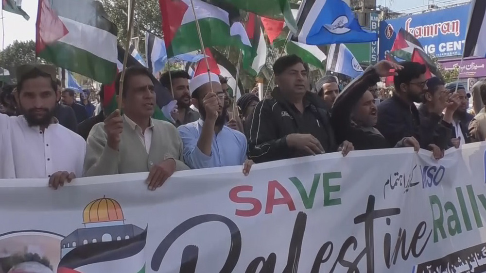 Pakistani seminary students condemn Israel as paramedics volunteer for Gaza
