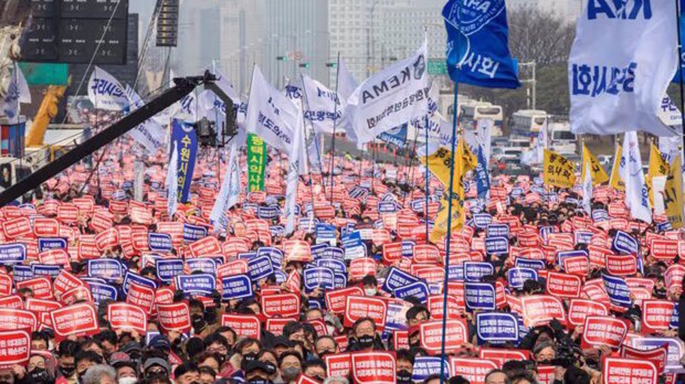 South Korea 'seriously concerned' over doctors' escalating strike 