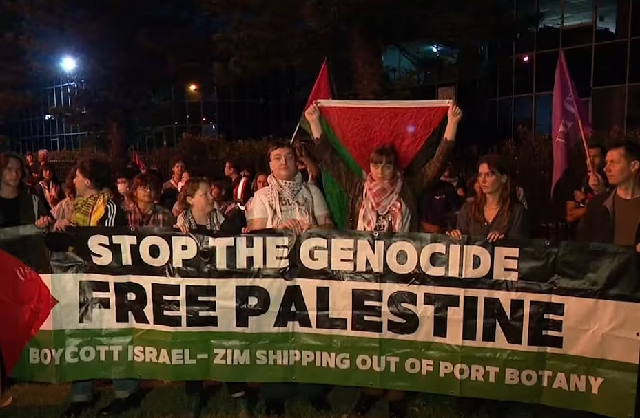 Australian police clash with protesters blocking Israeli ship at Sydney port