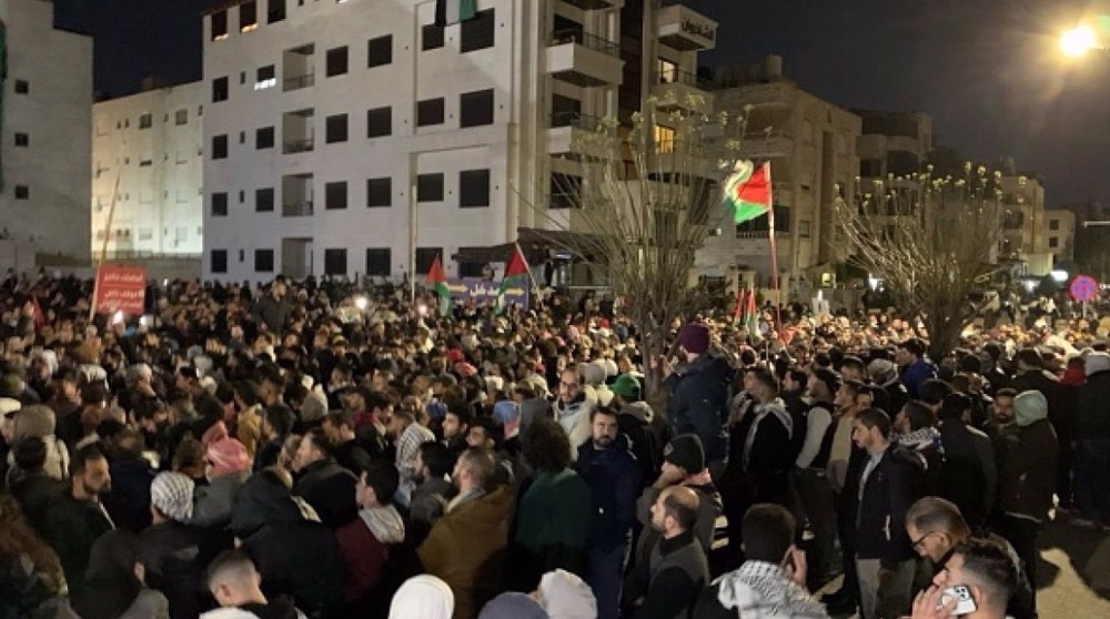 Jordanian demonstrators call on govt. to cancel peace treaty with Israel over Gaza war