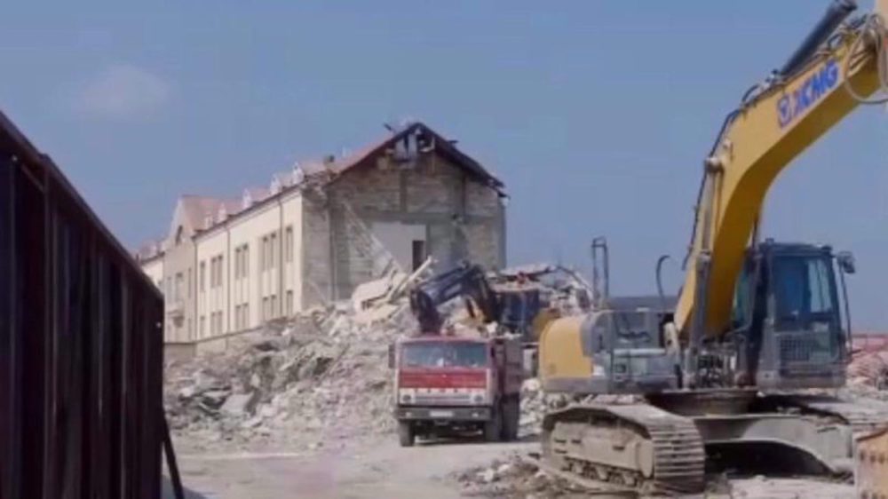 Azerbaijan demolishes parliament building of Karabakh Armenians