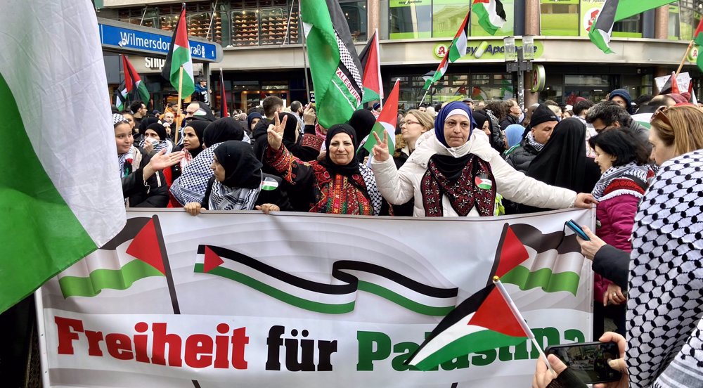 Germany: Thousands march to demand 'immediate' cessation of arms supplies to Israel