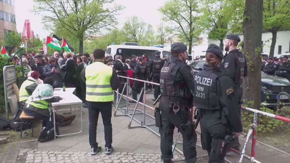 La police allemande réprime la conférence pro-palestinienne à Berlin
