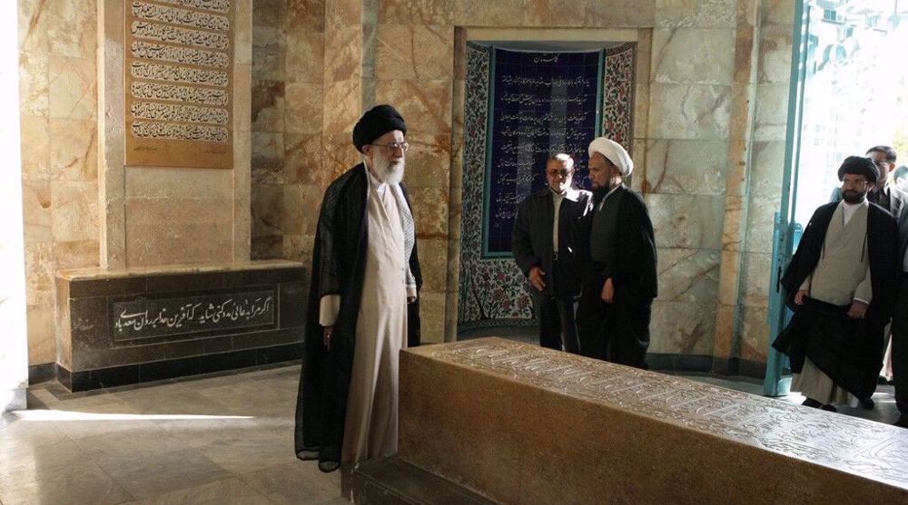 Ayatollah Khamenei exalts great Persian poet on Saadi Day