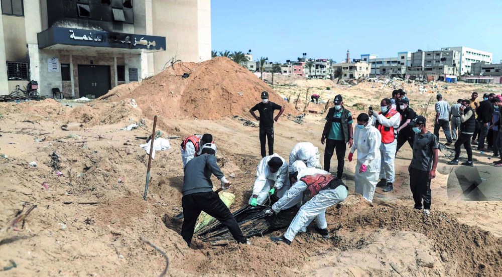 Gaza: le Hamas réagit à la découverte des charniers à l'hôpital Nasser 