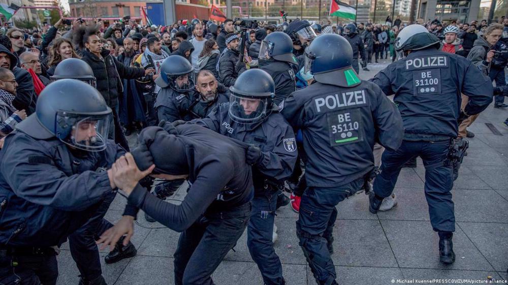 La police s’en prend aux manifestants pro-palestiniens à Berlin