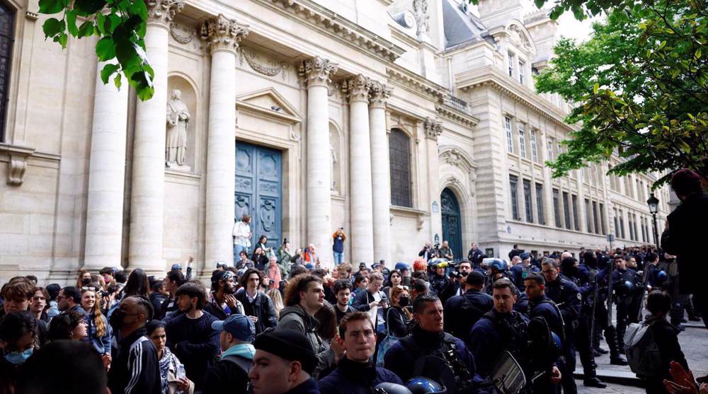 Paris: la police est intervenue à la Sorbonne pour déloger des étudiants pro-palestiniens