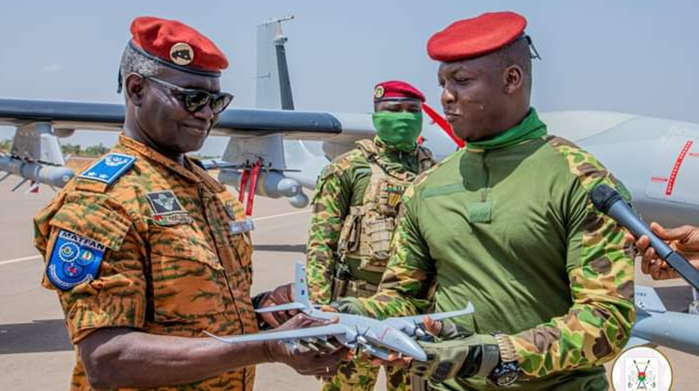 Burkina: grâce au peuple, Traore renfrorce l’armée