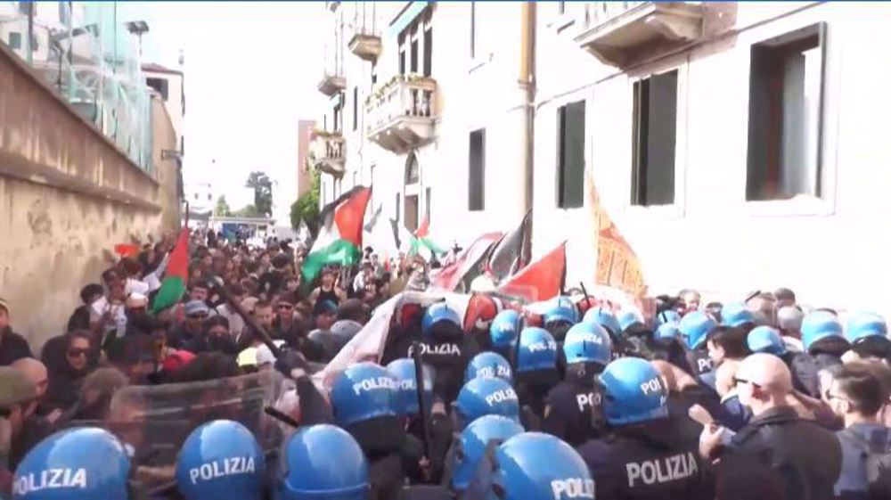 Venice: Police clash with pro-Palestine protesters at G7 Justice meeting