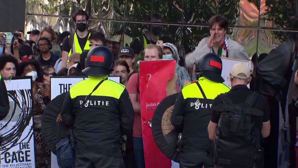 Police scuffle with pro-Palestine protesters at Amsterdam university
