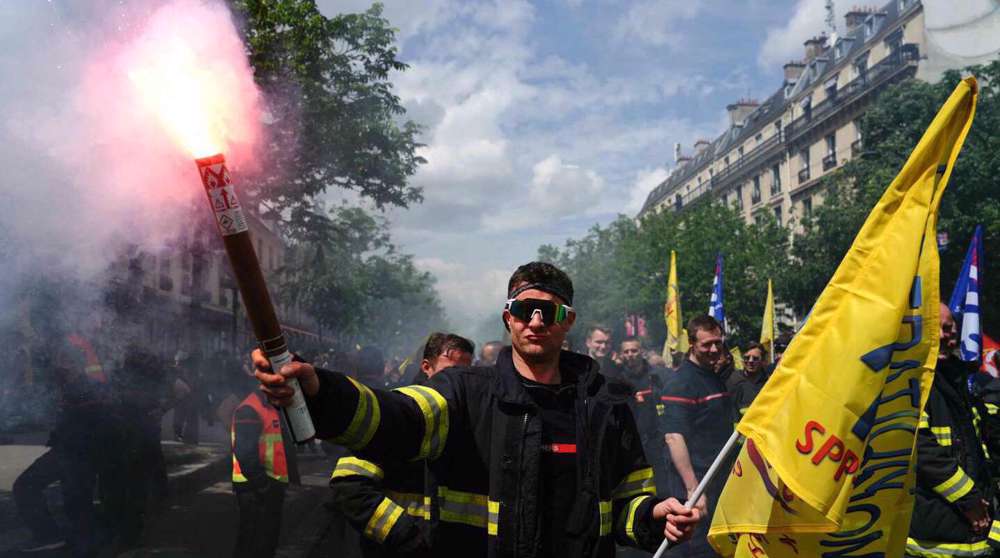 Affrontements à Paris après la manifestation des pompiers 