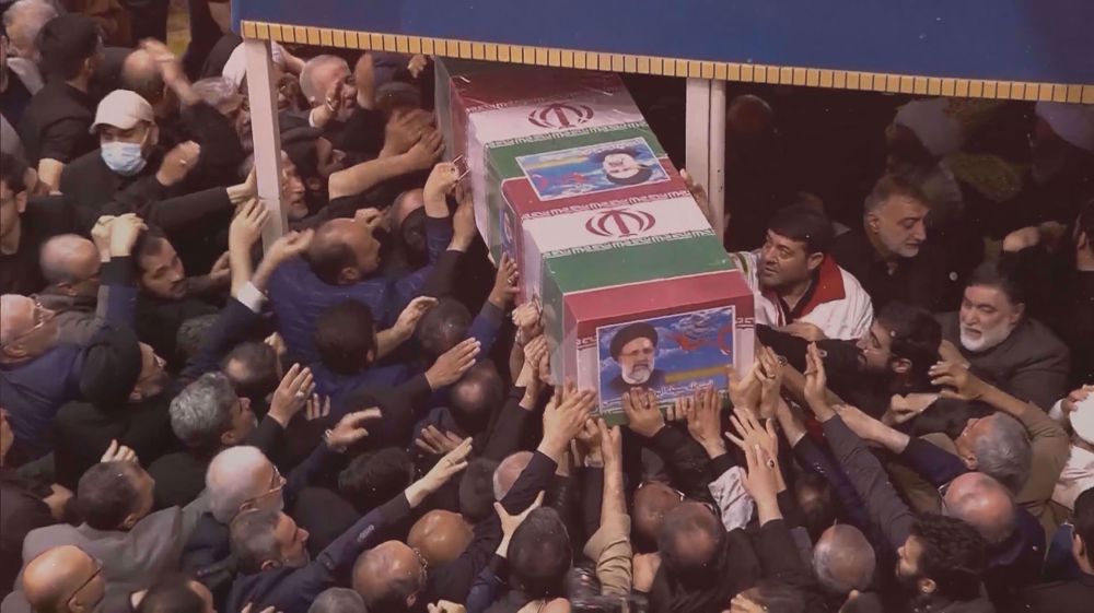 Millions bid farewell to President Raeisi, companions in Tehran