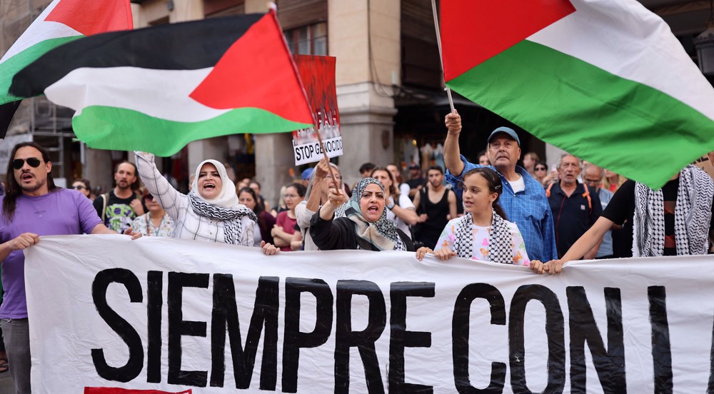 Pro-Palestinian protesters gather in Barcelona, Madrid