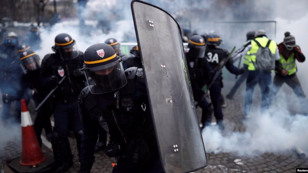 Paris police teargas pro-Palestine demonstrators