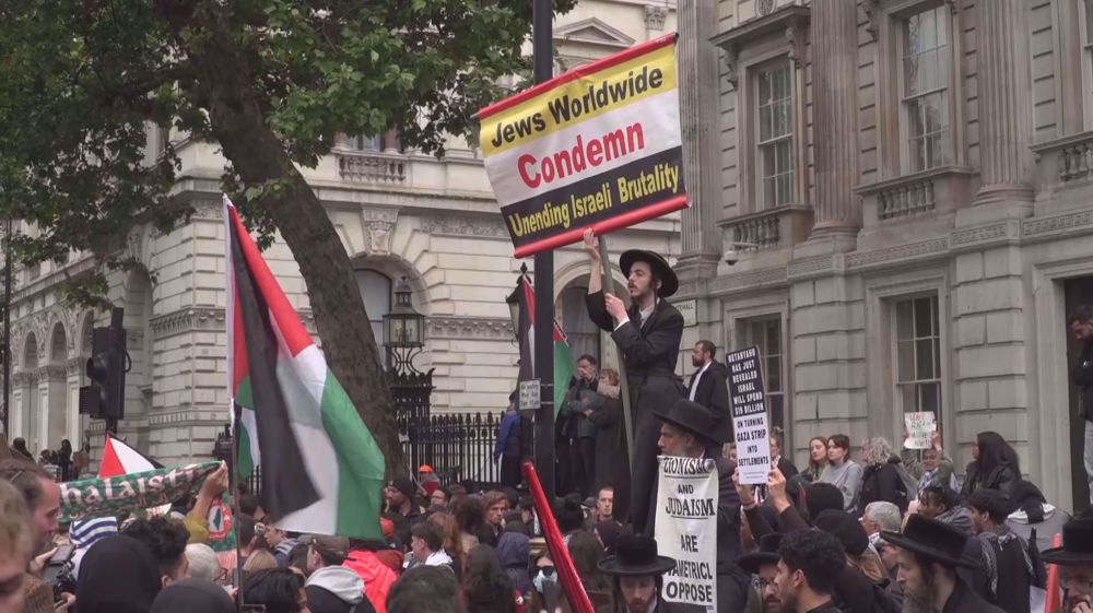 Outrage at Israel: Thousands protest Rafah massacre in London