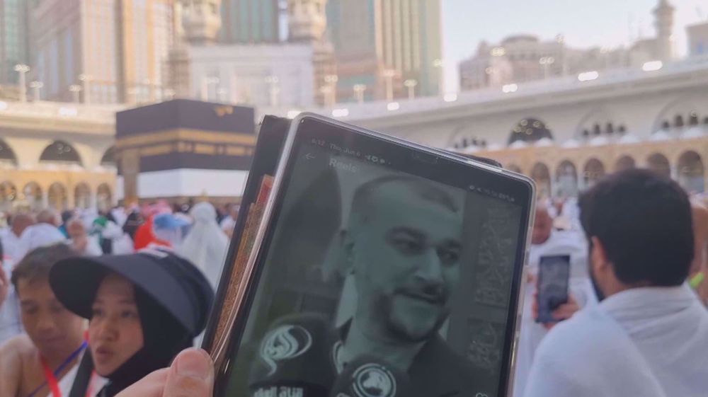 Iranian pilgrims honor Martyred FM's legacy at Hajj