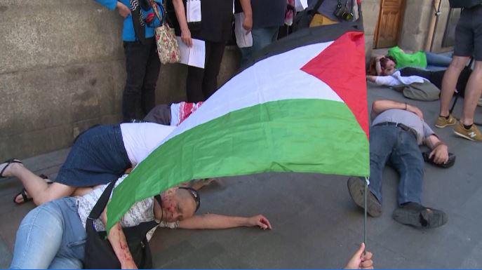Madrid protesters hold die-in in solidarity with Palestinians in Gaza