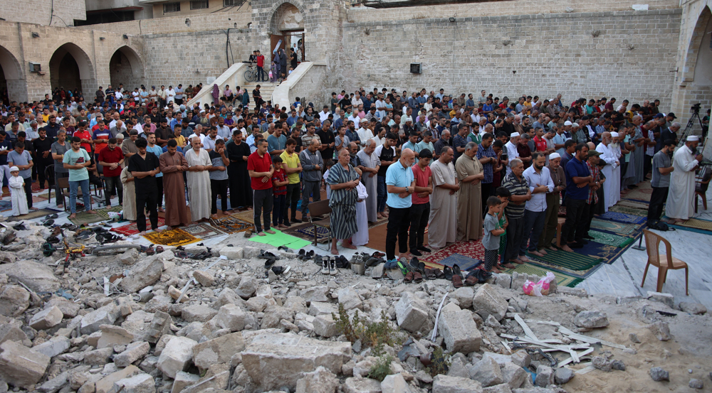 Gazans perform prayers in Jabalia camp on first day of Eid al-Adha