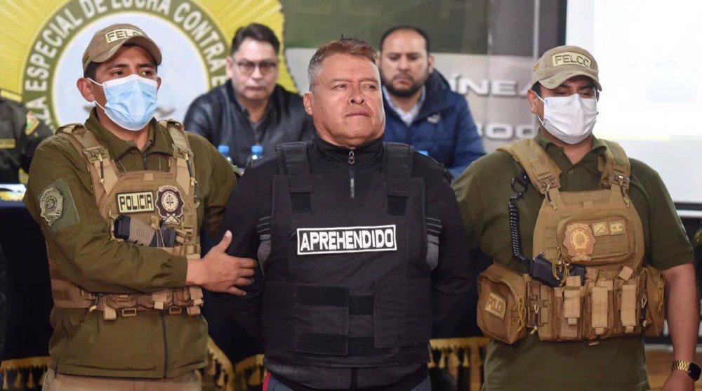Bolivian police arrest coup leader; president appreciates public support