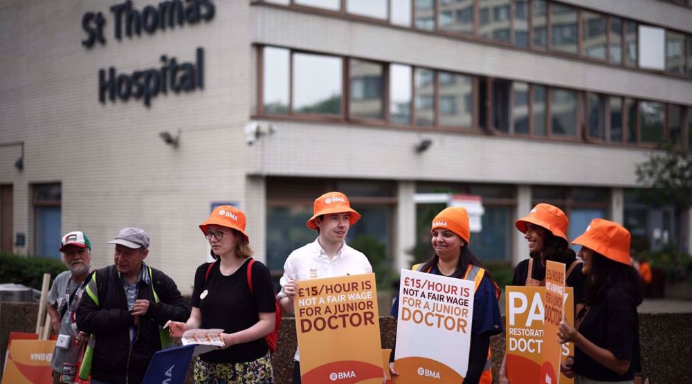 English doctors launch new strike ahead of elections