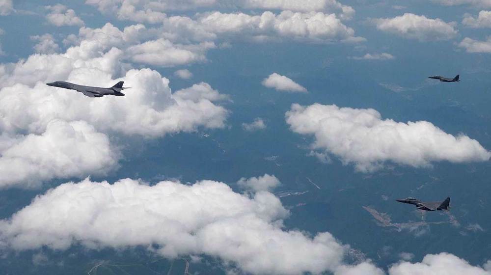 US bomber drops precison weapons in drills over Korean Peninsula 