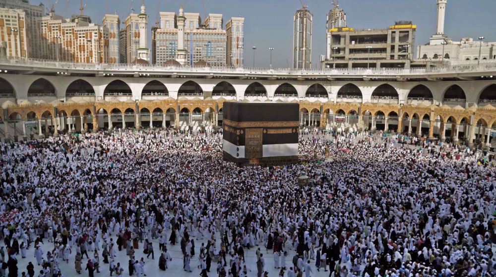 Hajj pilgrims perform 'Umrah Tamattu' upon arriving in Mecca