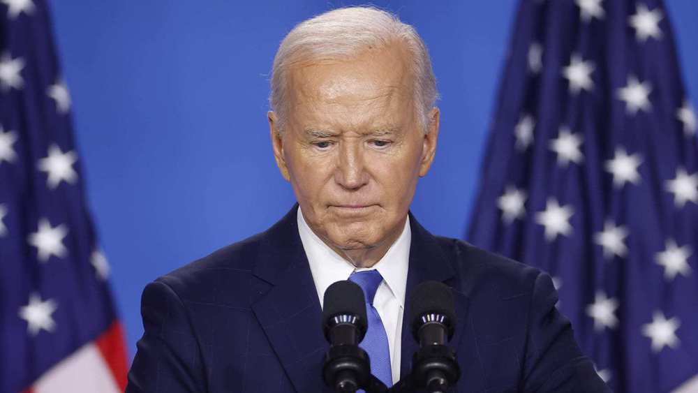 Biden quitte la course à la présidentielle, le désarroi au sein des démocrates