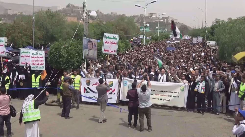 Yemenis condemn Israel's assassination of Hamas leader